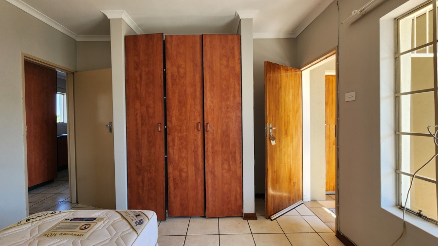 To Let 2 Bedroom Property for Rent in Kannoniers Park North West